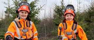 Få kvinnor vill jobba inom skogsbranschen – enligt undersökning • Skogsföretagarna Anna och Evelina: "Viktigt att de förespråkar det mer"