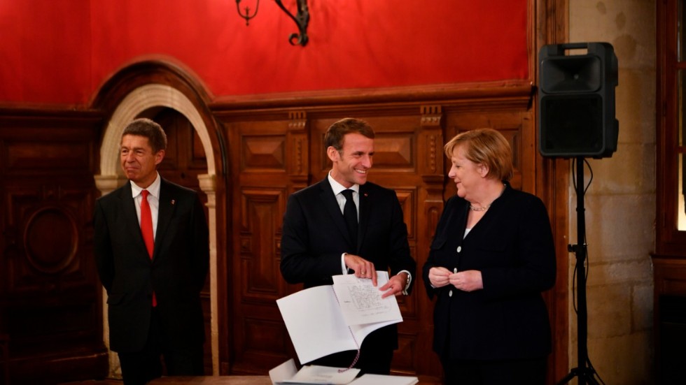 Emmanuel Macron och Angela Merkel - två företrädare för europeiskt samarbete, vill inte nya S-ledaren Magdalena Andersson ingå i den kategorin? 