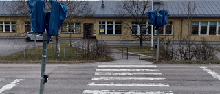 Trafikljusen vid skolan släcks - då reagerar föräldern