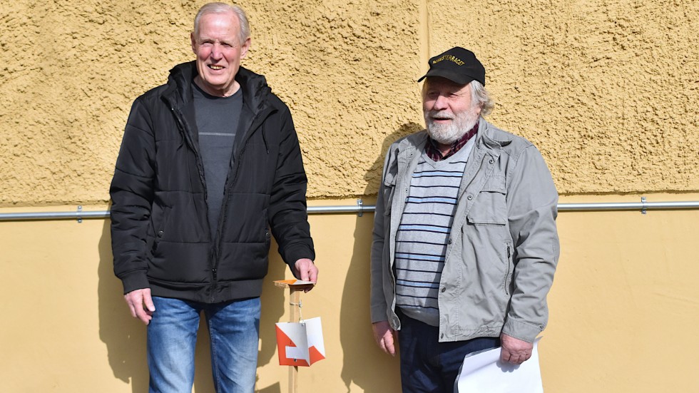 Stig Jonsson från Kisa sportklubb och Kennert Rulander som har ritat orienteringskartan.