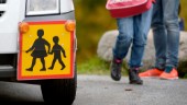 Orimliga restider för skolbarnen – se över busslinjerna