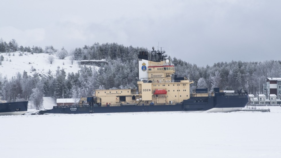 Sjöfartsverkets isbrytare Oden vid kaj i hamnen i Luleå. Arkivbild.