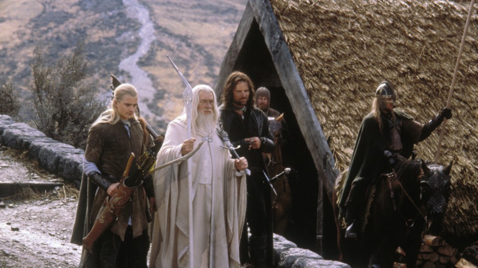 Det ser ut att kunna bli fler besök i Midgård framöver. Pressbild från filmen "Sagan om konungens återkomst" från 2003.