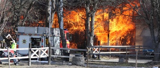 Villa totalförstörd i brand – ”Släckte delar av åker”