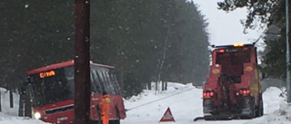 LLT-buss i diket på Bergnäset 