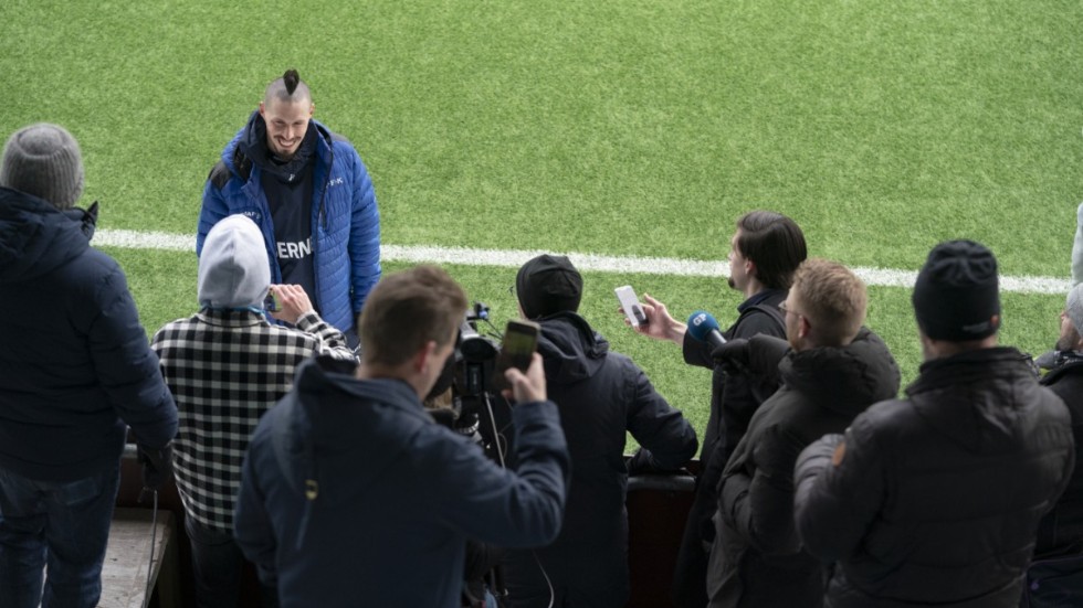 Ett relativt stort medieuppbåd var på plats för att se Marek Hamsiks första träning.