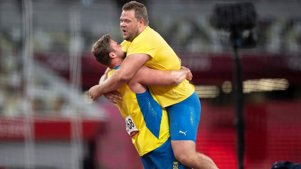 Daniel Ståhl och lagkamraten tillika OS-silvermedaljören, Simon Pettersson.