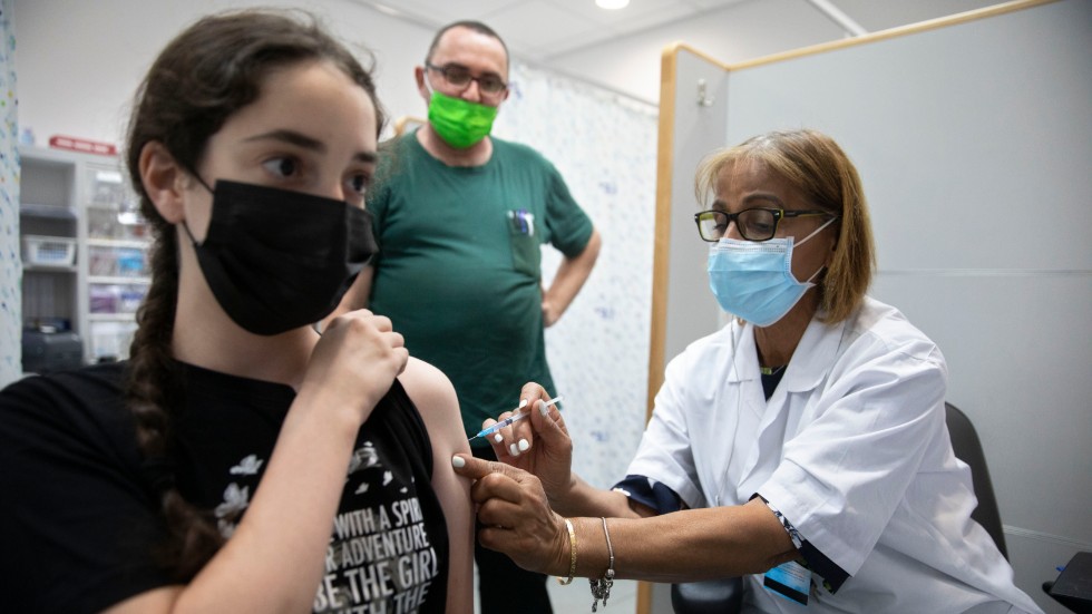 För att hålla skolorna öppna satsar Israel hårt på vaccineringar och antikroppstester för barn. Arkivbild.