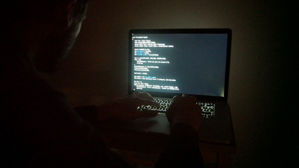 En 16-åring från Storbritannien pekas av flera cybersäkerhetsexperter ut som hjärnan bakom hackargruppen "Lapsus$".