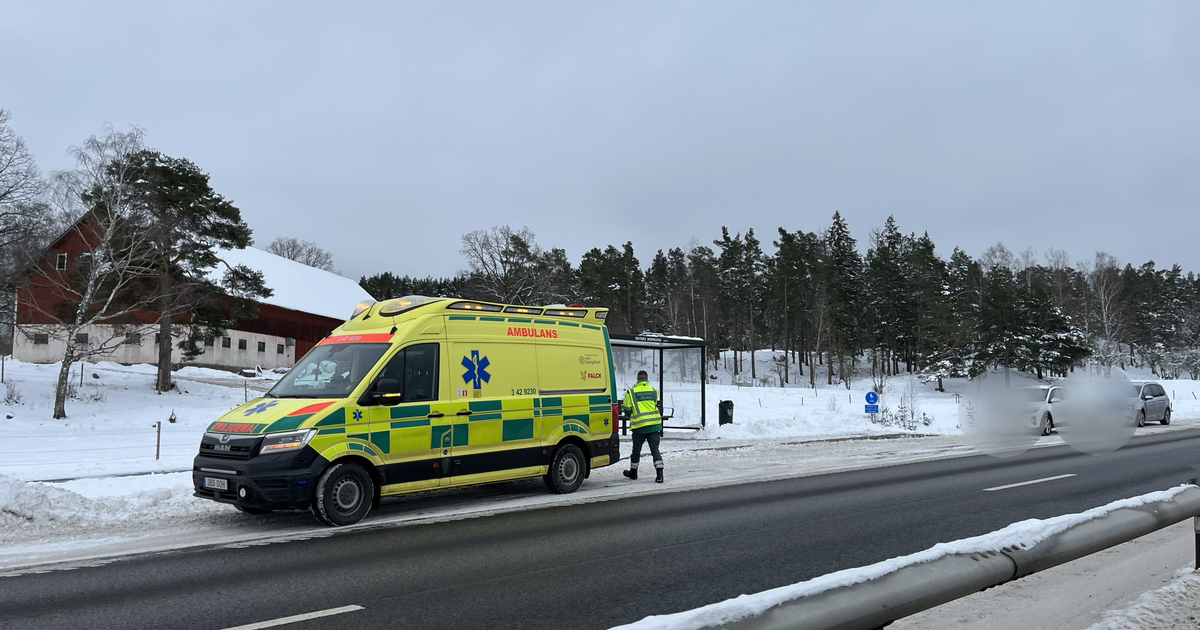 Två Bilar I Sidokrock Orsakade Totalstopp I Trafiken 