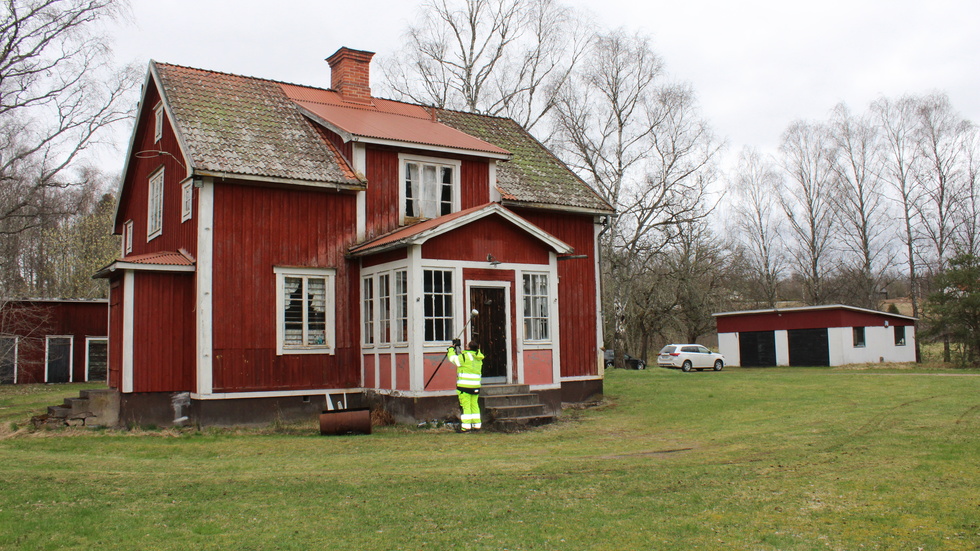 Raggarkåken är såld och klubbens hyreskontrakt har blivit uppsagt. Det röda huset vid infarten till Nossen har varit ett tillhåll för raggare sedan 70-talet.