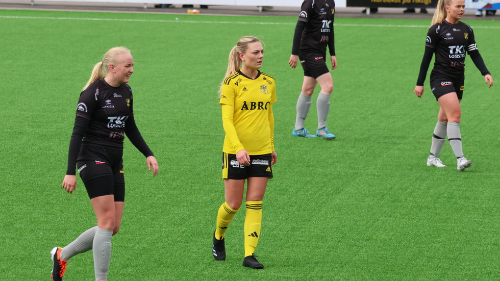 Frida Pöder gjorde två mål i premiären mot Bankeryd.