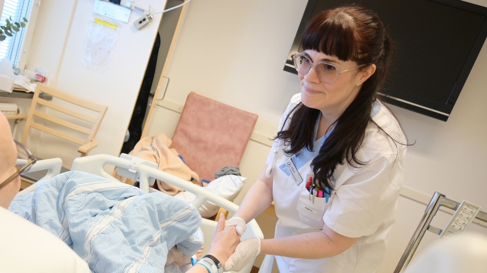Abril Jarret thrives in her role as a nursing assistant at Skellefteå Hospital. "The patients mean everything to me," she says.
