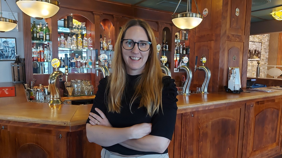 Jenny Svensson Sahlin är VD för Hotell Hulingen i Hultsfred. De slutade ta emot kontanter för fem år sedan och saknar dem inte.