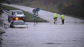 Trafikkaos i Skåneregnet – bilar under vatten