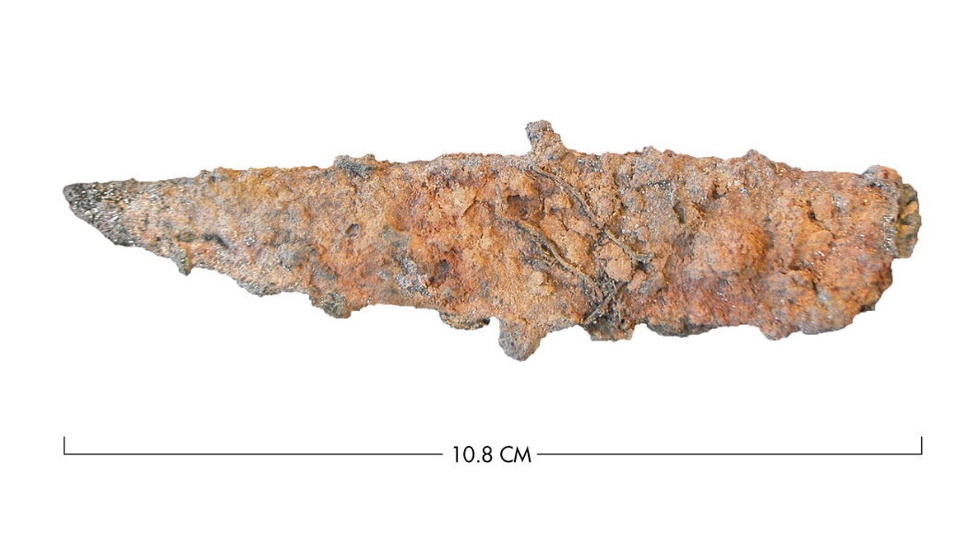 Kniv från Sangis utanför Kalix, daterad till 90 f Kr, smidd av flera olika stålkvaliteter.