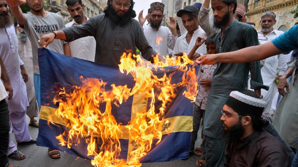 Sverige pressas av Pakistan och andra länder. 
