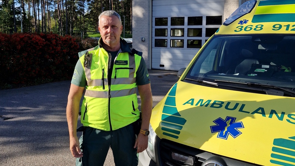 Håkan Eriksson Sandor är ambulanssjuksköterska i Region Kalmar län och menar att de nya arbetstidsreglerna snarare ställer till det än underlättar för personalen.
