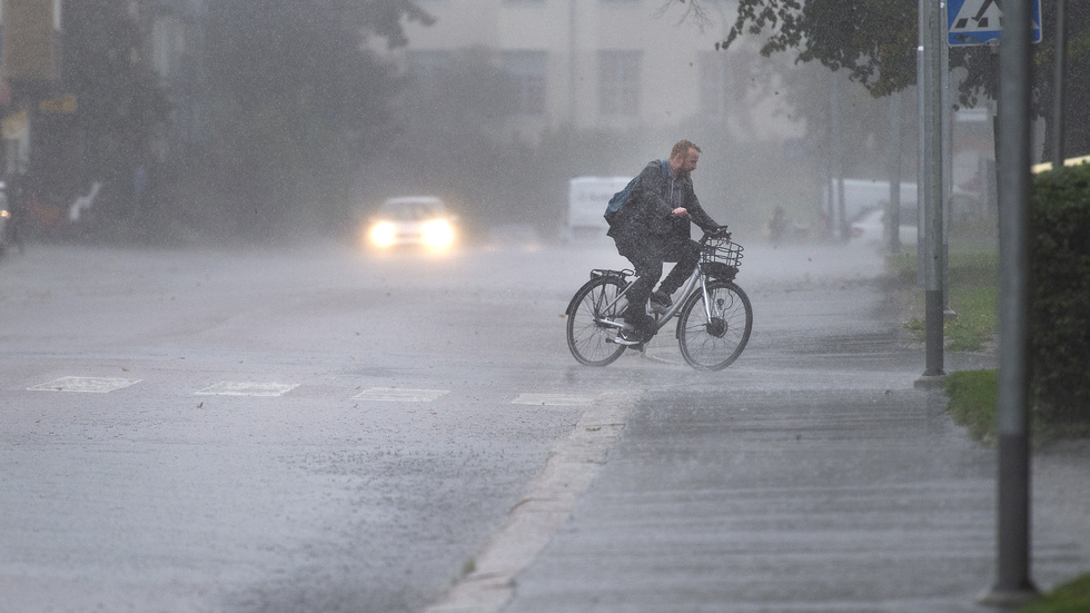 Det regnade rejält i Nyköping för en tid sedan, men att kalla det för bibliskt regn är att ta i, menar insändarskribenten.