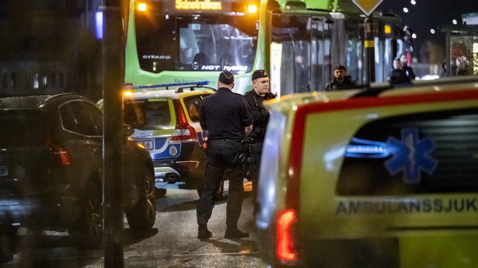 Under ett rån på en stadsbuss i Malmö i april blev en flicka svårt knivskuren. Nu döms rånarna till fängelse. Arkivbild.