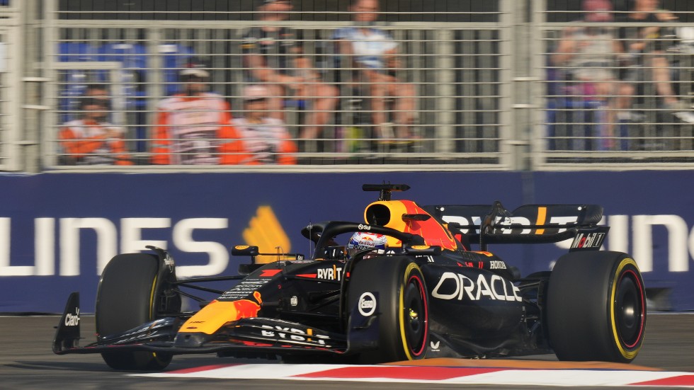 Max Verstappen slutade bara på elfte plats i kvalet inför Singapores GP.