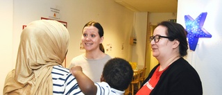 Läraren Sara är kvinnornas nyckel till svenska språket: "Otrolig"