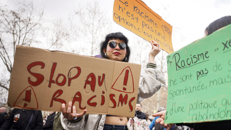 Bild från en demonstration mot rasism i Paris. Arkivbild.