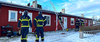 Kedjehus började brinna i Burgsvik – en person har fått sjukvård