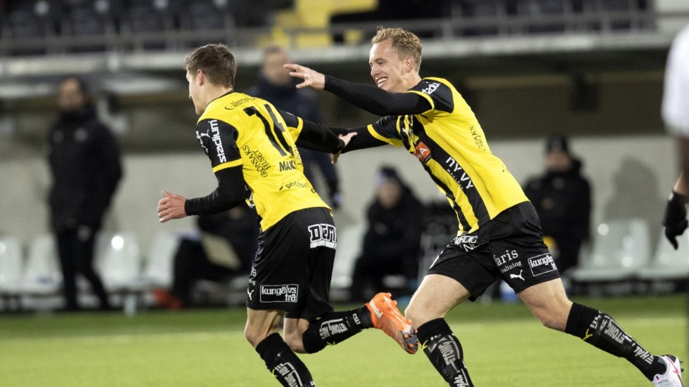 Leo Bengtsson (vänster) jublar efter att ha satt dit 2–0-målet.
