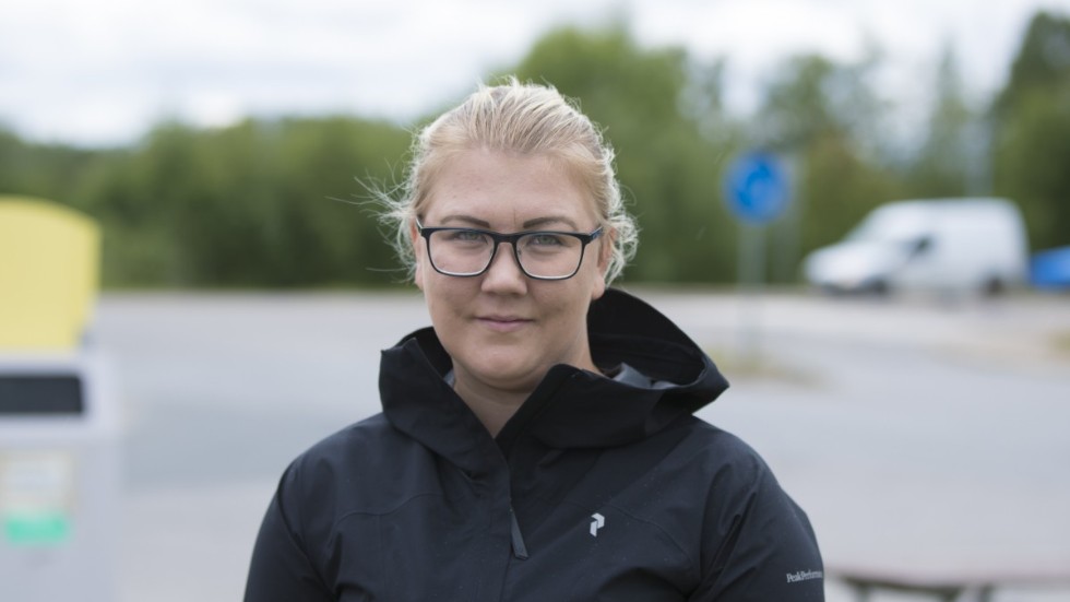 Jennifer Bergman häpnar över att så få tillämpar högerregeln när de kör Torggatan genom Råneå. För en tid sedan var hon nära att rammas av en stor buss som kom från vänster men som inte stannade. 