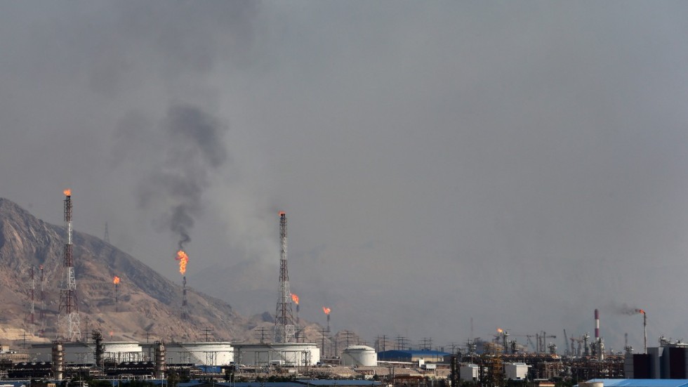 Ett iranskt oljeraffinaderi vid Persiska vikens norra kust i Asalouyeh.