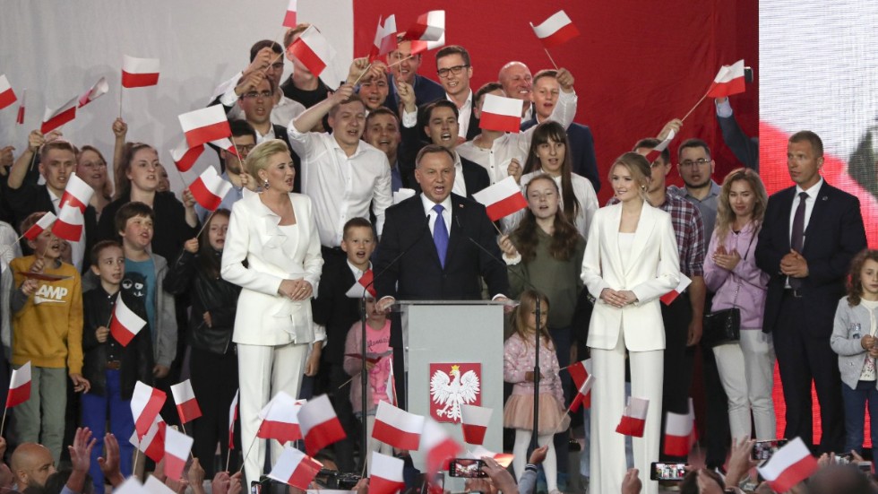 Den sittande presidenten Andrzej Duda vann Polens presidentval mycket knappt.