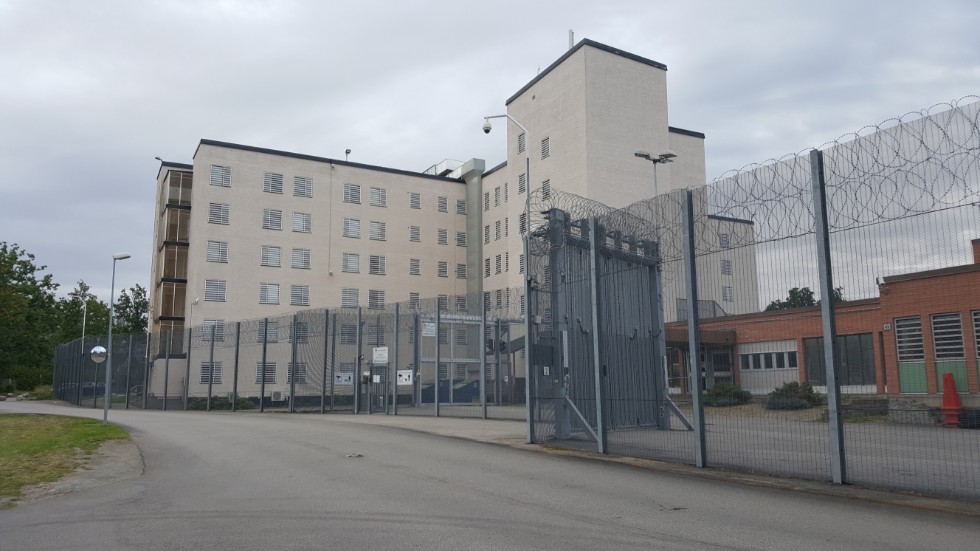 Anstalten i Västervik är relativt effektiv, menar Riksrevisionens Fredrik Bonander.