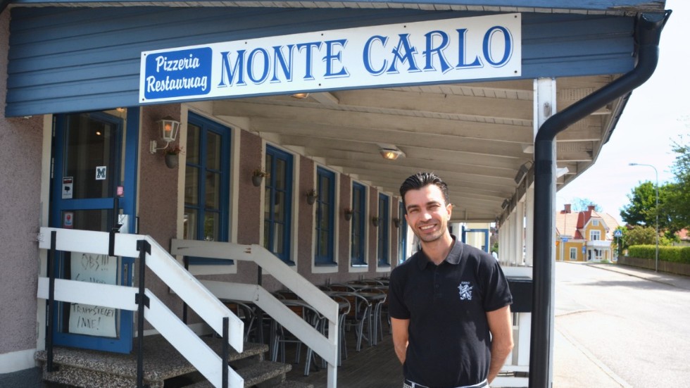 Enligt Muzaffer Tekbas, som äger Monte Carlo, så är gästerna bra på att respektera reglerna och hålla avstånd inne i restaurangen. 