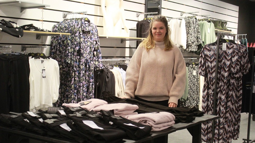 Therese Kjellman nåddes av beskedet på fredagen, att Family House butiker i Hultsfred och Eksjö fått ny ägare. "Vi har försökt att vara vid gott mod och hoppats på det bästa", säger hon.