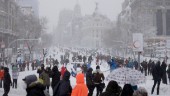 Spansk polis ingriper i unikt snöbollskrig