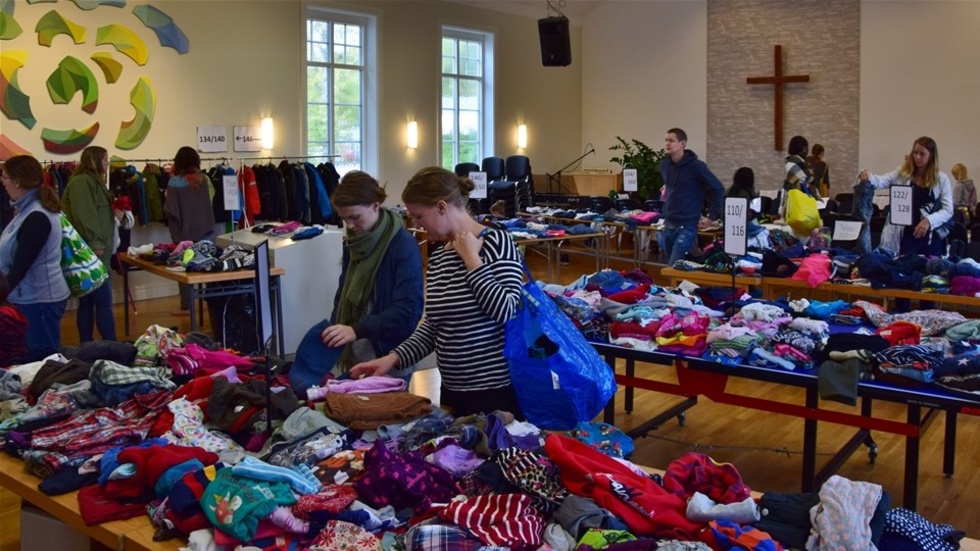 Ännu en populär begagnatmarknad för barn ägde rum i Brokyrkan Rimforsa. foto: Morgan Karlsson