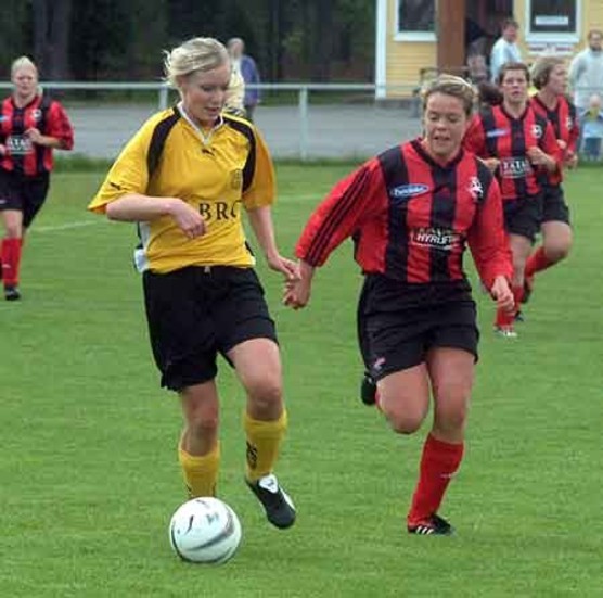 Sara Stridh svarade för två av målen då Vimmerby besegrade Tranås med 4-0.