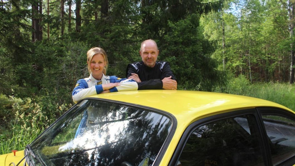 Miriam Walfridsson och Thomas Ravelli tränade i Ydreskogarna