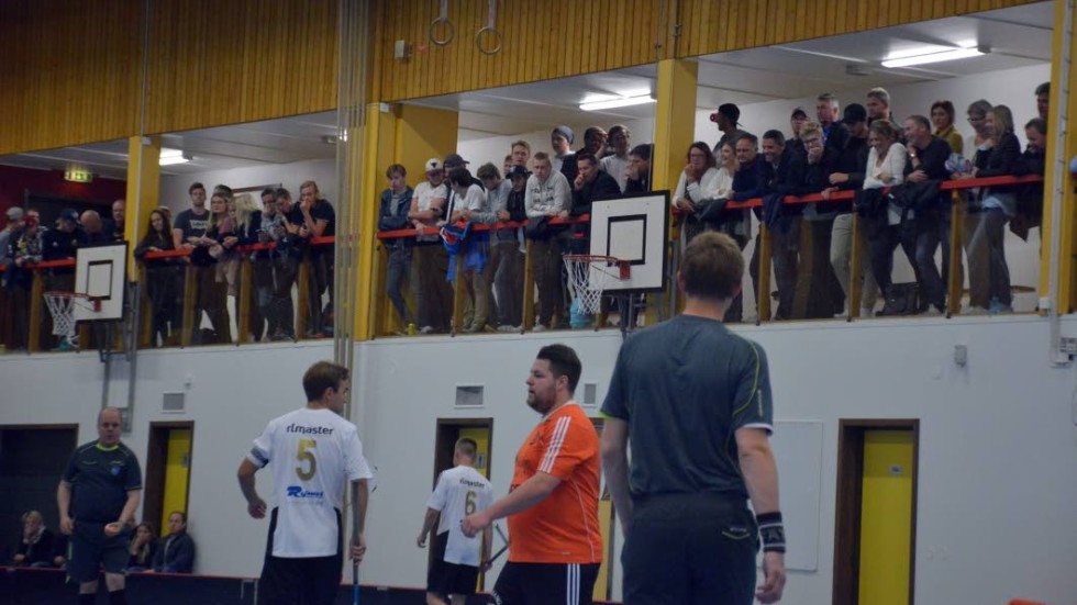 150 personer får plats på "hyllan" i Åsundahallen.