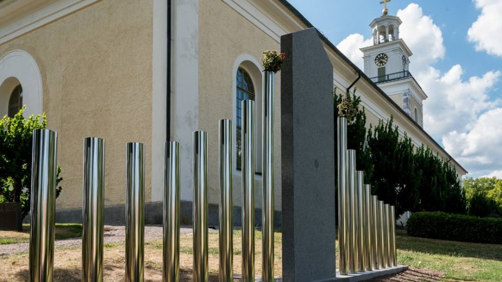 Askgravlunden på kyrkogården i Lofta står nu färdig.