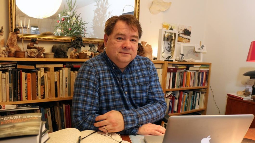Vimmerbybördige författaren Samuel Karlsson gör braksuccé med sin deckare "Morden på Mörkö" som utspelar sig i Tjust skärgård.