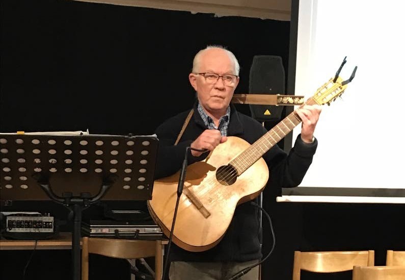 Göran Arvidsson sjöng och spelade gitarr