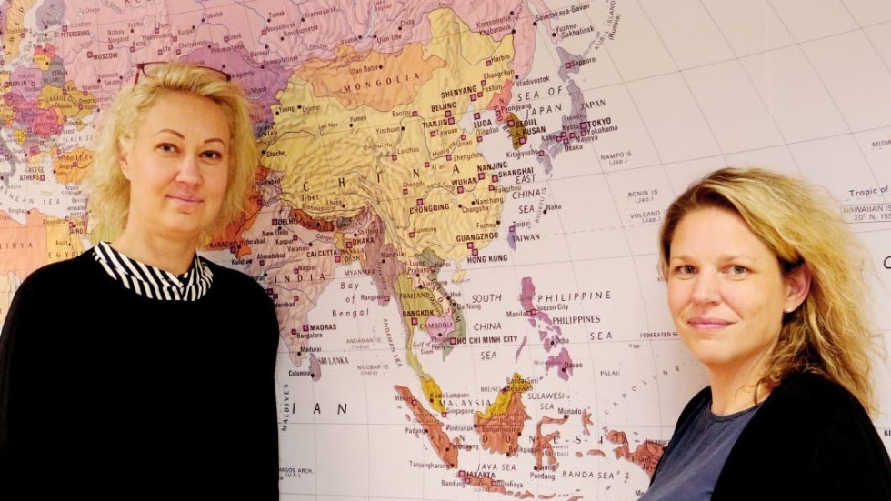 Johanna Johansson och Frida Kullberg reser nu på fredag till Singapore för att titta närmare på vilka faktorer som gör skolorna här så framgångsrika.