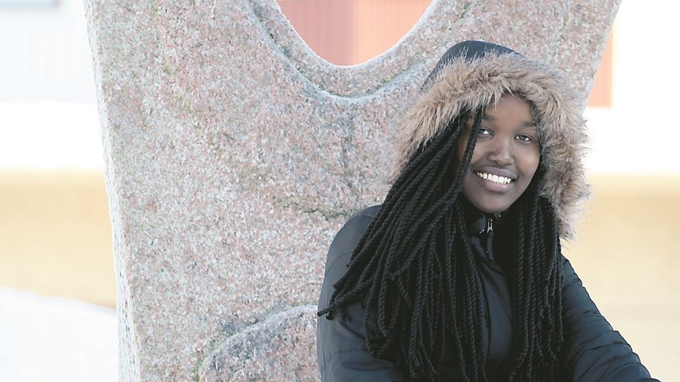 15-åriga Chelsea Chepkosgei har gjort en lång resa både för att överleva, men även inom sin stora passion - att rappa och sjunga för alla som vill lyssna. Foto: Julia Nilsson