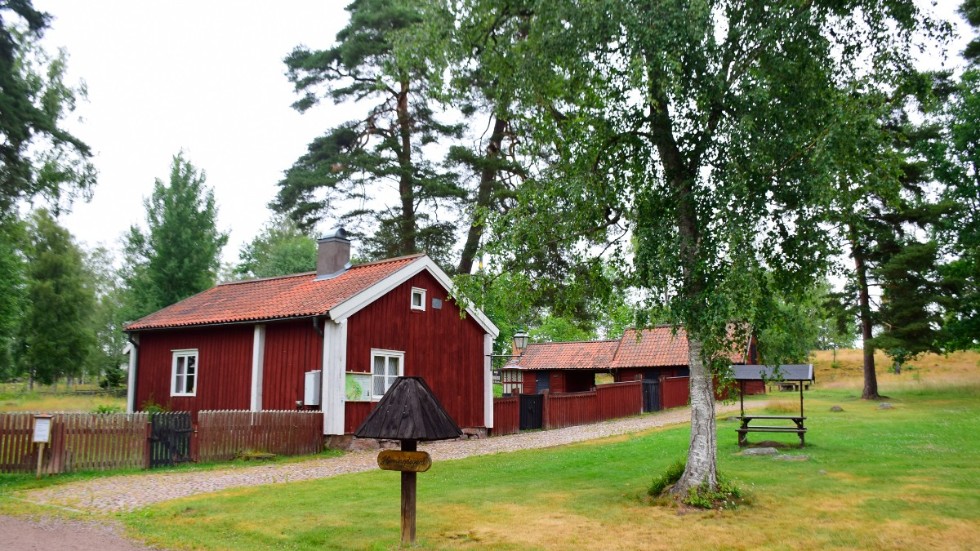 Hembygdsföreningens ideella arbete i områden runt Gästgivarehagen ger nu föreningen årets miljö- och byggnadspris i Vimmerby kommun.