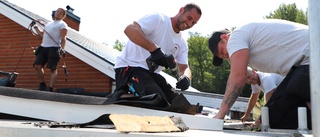 Svettigt på taket – de har ett av stans hetaste jobb: "Glad när jag såg prognosen" 