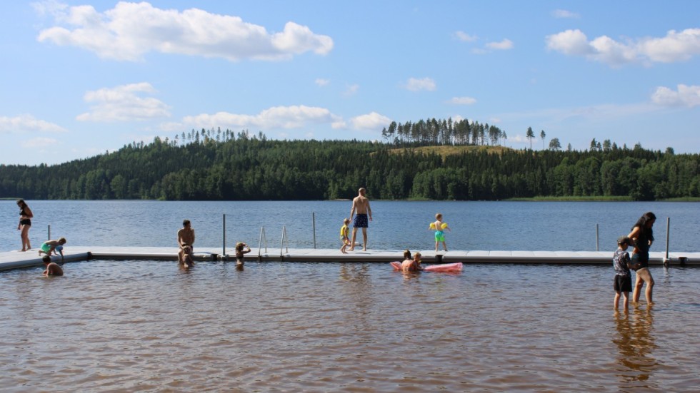 Nej. Just nu är det inte läge att bada i Stjärnevik, enligt Vimmerby kommun.