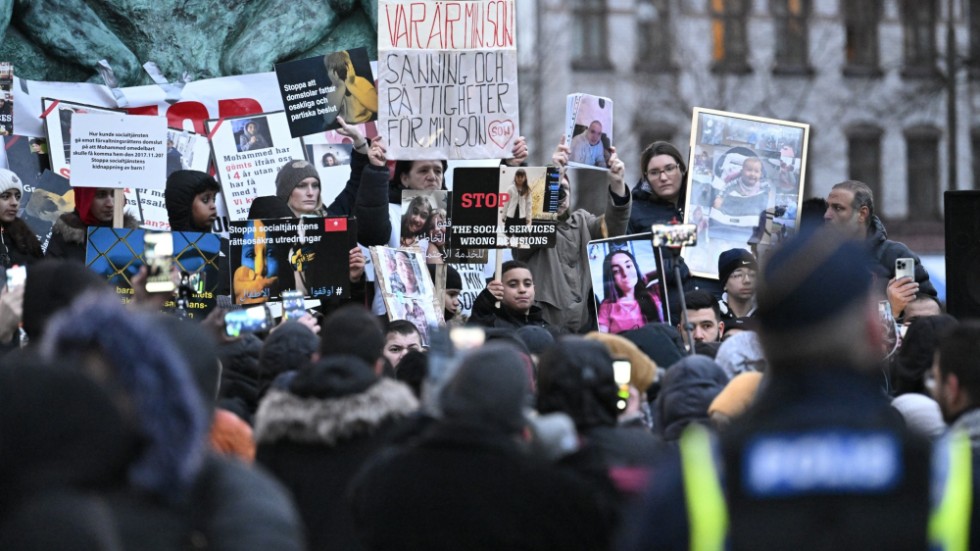 En demonstration mot LVU och socialtjänsten i Malmö i samband med att desinformationskampanjen var som störst i februari i år. Arkivbild.