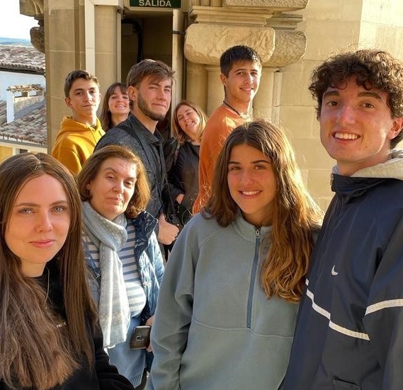 Minea Snickars på utflykt tillsammans med andra Erasmusstudenter från Tjeckien och en lärare från Spanien.